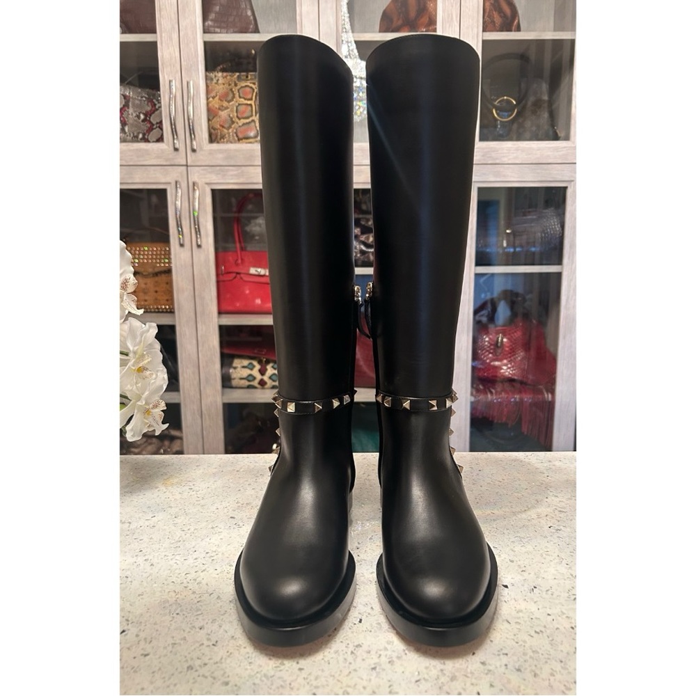 Valentino Garavani Riding Boot - Picture 3 of 8